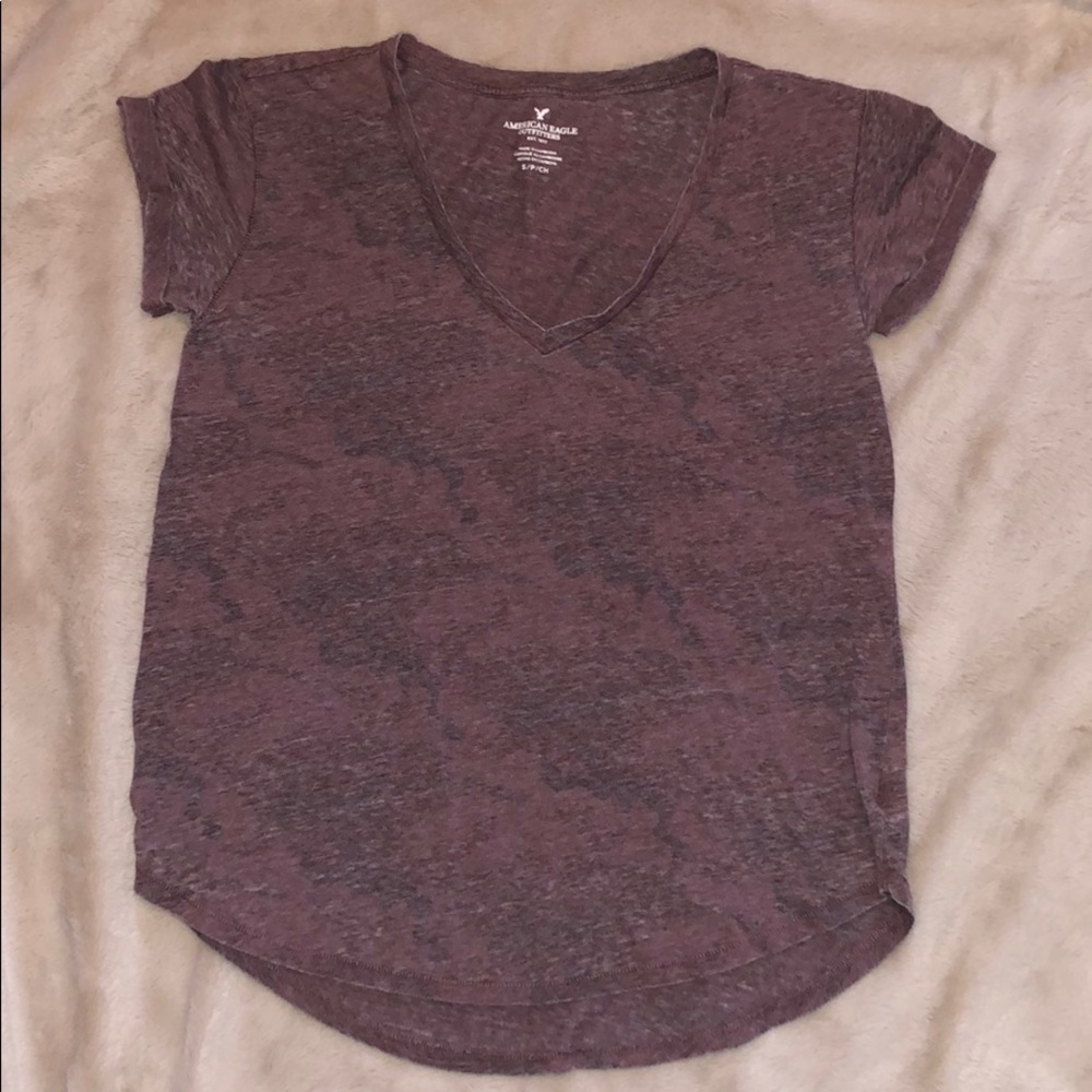 AE v neck shirt